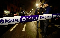 Въоръжен мъж взе 15 заложници в магазин в Брюксел