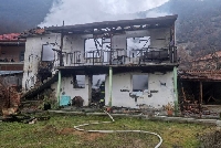 Пожар остави гурбетчии без дом в Господинци, мащабна дарителска кампания в Неврокопско Пожар остави гурбетчии без дом в Господинци, мащабна дарителска кампания в Неврокопско