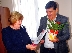 Кметът на Струмяни с цвете и подаръци за 60-годишен юбилей на училищен директор