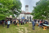 Стотици миряни почетоха храмовия празник в Струмяни, църквата е единствената у нас с мраморен олтар