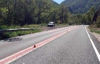 АПИ поставя разделителни колчета на още три от най-опасните отсечки в страната АПИ поставя разделителни колчета на още три от най-опасните отсечки в страната