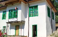 Калдъръм ще води към възкресеното вековно училище в село Лешница