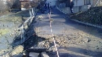 Една година жителите на сатовчанското село Осина чакат пари от държавата за рухнал път