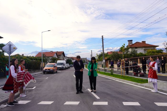 Прерязаха лентата на нова улица в СПА селото Баня