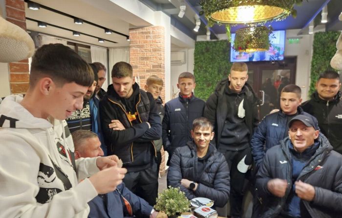 14 отбора си оспорват купата на коледния турнир в памет на Иван Янчев в Симитли