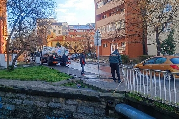 Пролетен душ улиците в Благоевград, мият ги по график от понеделник