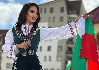Белица празнува Рамазан байрам с песните на самодейци и попфолк певицата Татяна