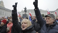 Започнаха протести в Полша