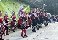 Над 400 самодейци сътвориха празник на песента и танца в село Струма