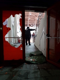 Футболна агитка потроши спортната зала в Петрич