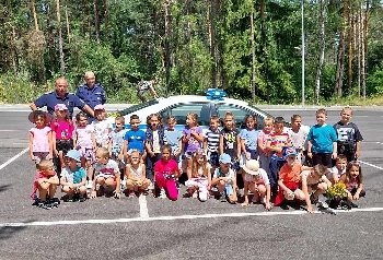 Деца от Банско оказаха първа помощ и получиха съвети от полицаи за безопасността на пътя