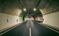 Шофьор лети в тунел Железница с 250 км/ч, похвали се с клип в мрежата