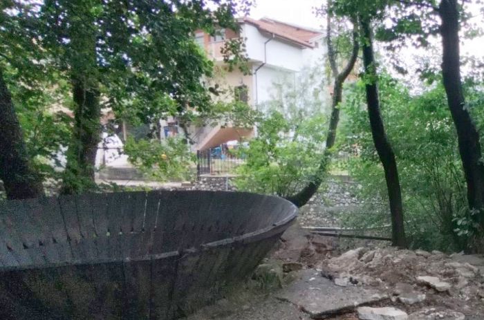 Започва авариен ремонт на валявицата в Добринище