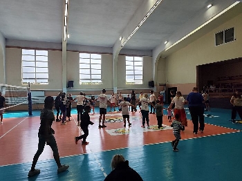 Деца със СОП спортуваха заедно с родителите си и получиха грамоти