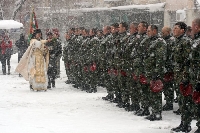 Осветиха бойното знаме в Благоевград, студент извади кръста