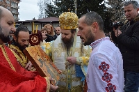 Андон Балтаджиев извади кръста в Гоце Делчев