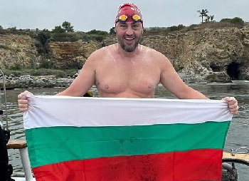 Феноменален рекорд на плувеца Петър Стойчев, преплува седемте най-трудни маратона
