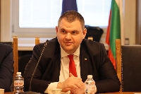 Делян Пеевски е сигурен: Никой нищо не може да извади за Пеевски! Нищо! Делян Пеевски е сигурен: Никой нищо не може да извади за Пеевски! Нищо!