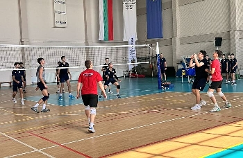 ЮЗУ е домакин на подготвителния лагер на Волейболна академия Стойчев - Казийски