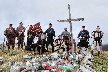 С възстановка на битката банскалии почетоха паметта на героите от Тодевата чета