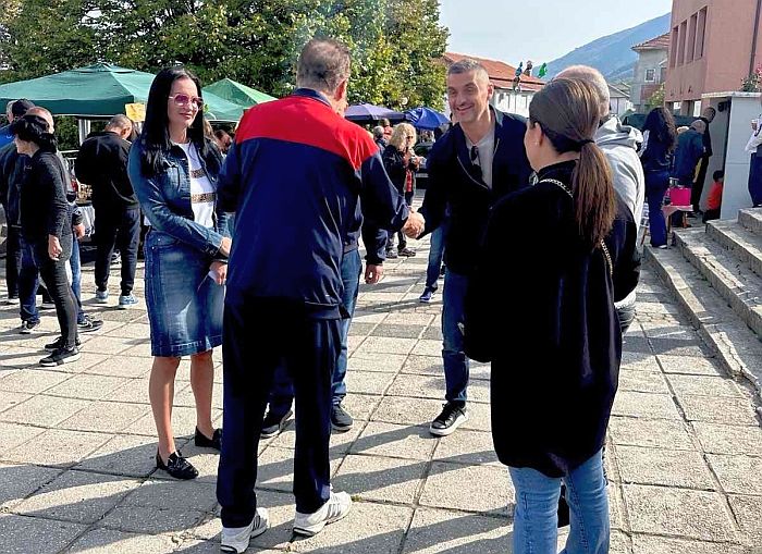 Кирил Добрев на Фестивала на кестена в Коларово: Някой все пак трябва да извади горещите кестени и в политическата криза