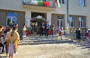 Откриха преобразеното след ремонт училище в село Горно Краище