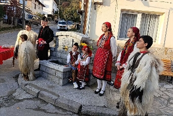 Откриха нова чешма в град Разлог, трима мъже са инициаторите нейния градеж