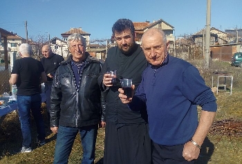 Винената партия се поклони пред мощите свети Трифон и почерпи най-големия си празник