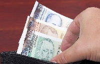 Държава, синдикати и работодатели извънредно дискутират бюджета на страната
