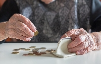Днес стартира изплащането на пенсиите, парите ще се дават до 20 март
