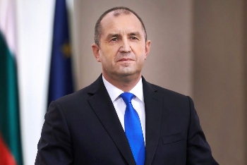 Румен Радев: Стабилността на правителството се решава от Борисов и  Пеевски