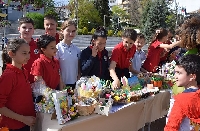 Жители на Сандански подкрепиха болна майка с благотворителен базар