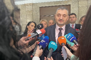 Кирил Добрев: Мобилният оператор да каже защо се сримрежата