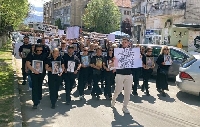 Близки на загиналите в Кочани с протестно шествие срещу мудността на институциите Близки на загиналите в Кочани с протестно шествие срещу мудността на институциите