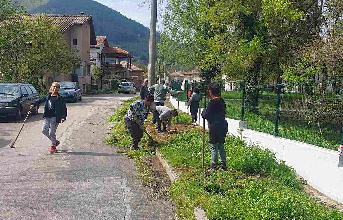 Симитли и Самуилово са първенци по акции на доброволци