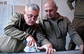 Служители ЮЗДП помогнаха екипа Бригада нов дом със сглобяване мебели