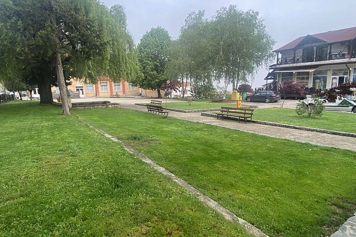Доброволци правят село Самуилово зелено, чисто и подредено