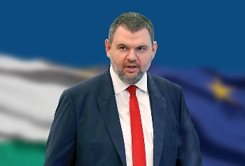 Пеевски: Чакъров напусфайтономадите, прибра се, където беше