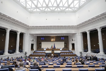 Джевдет Чакъров вече е независим депутат, но групата ДПС-ДПС остава