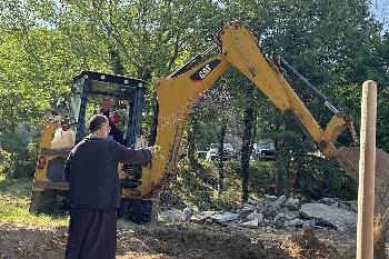 С първа копка и водосвет тръгстроежът нова сграда Спешпомощ в Сандански
