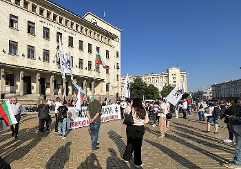 Протест срещу еврото блокира пак центъра София