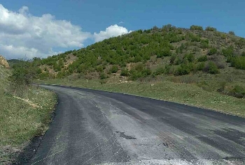 Асфалтират дупките по пътя към ски зоКартала в Рила