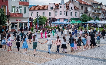 С песни и танци Якоруда се весели в първия ден Курбан байрам