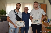 Грамоти за младежи в Сандански - върнали много пари на техния собственик Грамоти за младежи в Сандански - върнали много пари на техния собственик