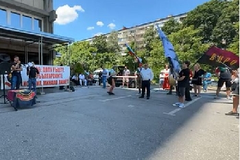 ВМРО протестира пред посолството СеверМакедония, патриотите подкрепиха Люпчо Георгиевски