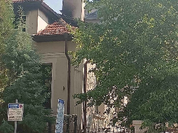 Кметът Байкушев иска горялата наскоро Зелекъща да остане общински имот без право продажба