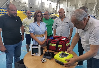 Неврокопчани дариха дефибрилатор спортната зала в Гоце Делчев