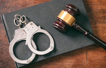 Обвинения четирима след акция Антикорупционната комисия в Столичобщина