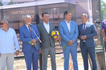 Разлог дава нов хоризонт спорта, строят мечтаи модерзала
