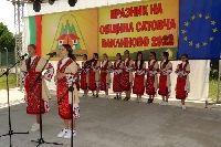 Фики, Десислава и Атиджа ще пеят на събора край село Ваклиново Фики, Десислава и Атиджа ще пеят на събора край село Ваклиново